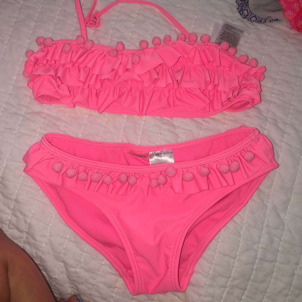Girls Pom Pom bikini!
